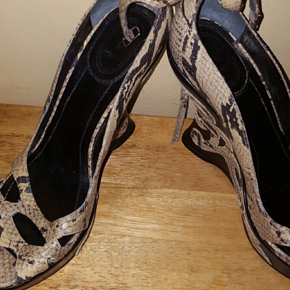 SIZE 9B Baby Phat woman's wedges